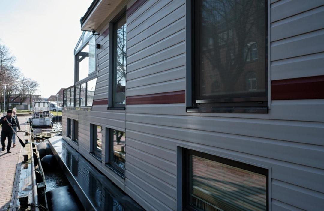 Hausboot Die Leseinsel Emden Exterior photo